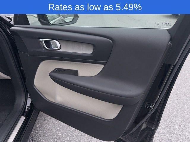 2023 Volvo XC40 B5 AWD Plus Bright Theme