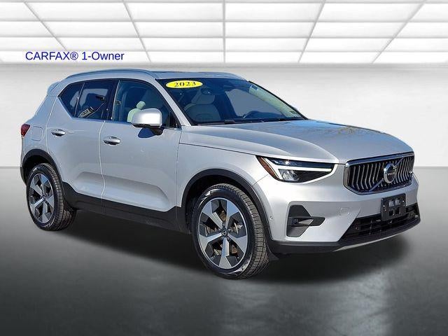 2023 Volvo XC40 B5 AWD Plus Bright Theme