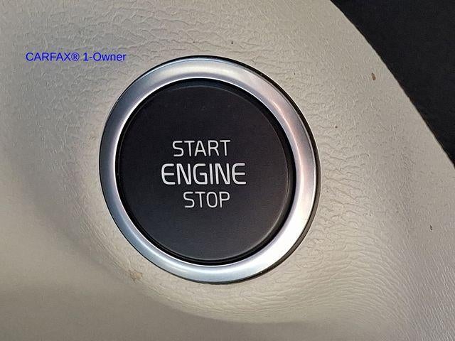 2023 Volvo XC40 B5 AWD Plus Bright Theme