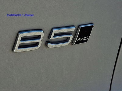 2023 Volvo XC40 B5 AWD Plus Bright Theme