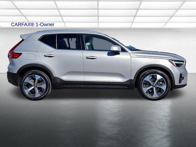 2023 Volvo XC40 B5 AWD Plus Bright Theme