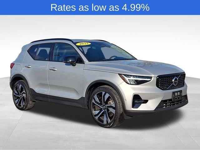 2023 Volvo XC40 B5 AWD Plus Dark Theme