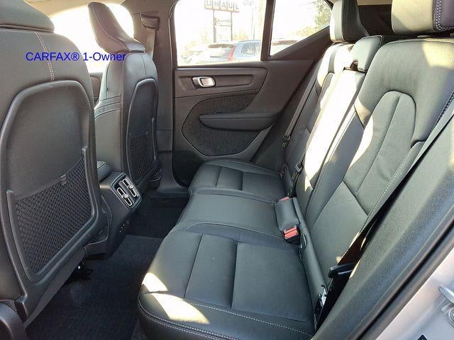 2023 Volvo XC40 B5 AWD Plus Dark Theme