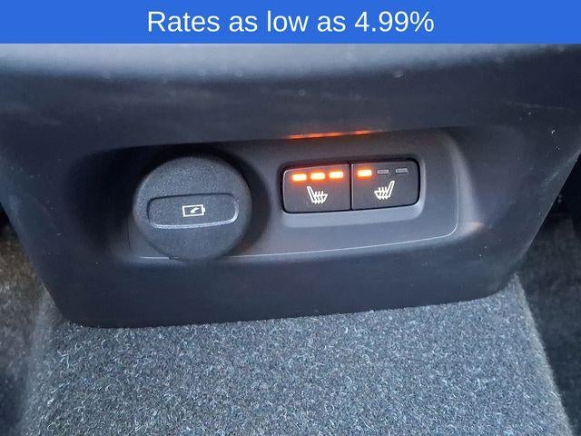 2023 Volvo XC40 B5 AWD Plus Dark Theme