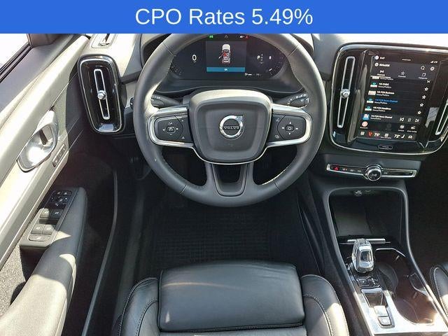 2023 Volvo XC40 B5 AWD Plus Dark Theme