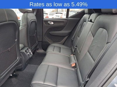 2023 Volvo XC40 B5 AWD Plus Dark Theme