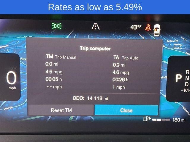 2023 Volvo XC40 B5 AWD Plus Dark Theme