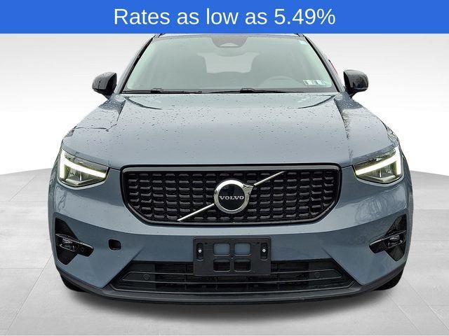 2023 Volvo XC40 B5 AWD Plus Dark Theme