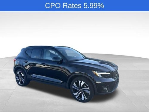 2023 Volvo XC40 B5 AWD Plus Dark Theme