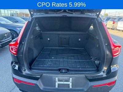 2023 Volvo XC40 B5 AWD Plus Dark Theme