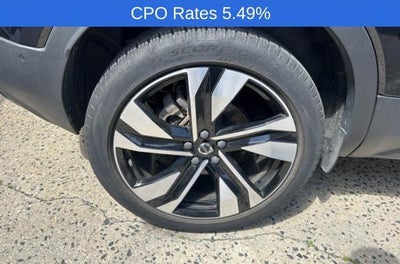 2023 Volvo XC40 B5 AWD Plus Dark Theme