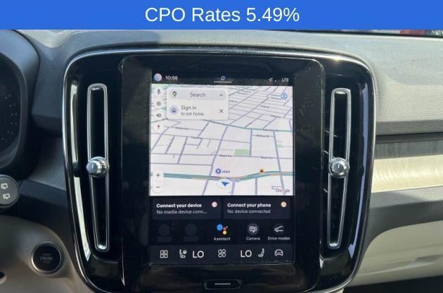2023 Volvo XC40 B5 AWD Plus Dark Theme