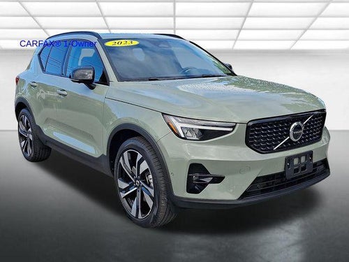 2023 Volvo XC40 B5 AWD Plus Dark Theme