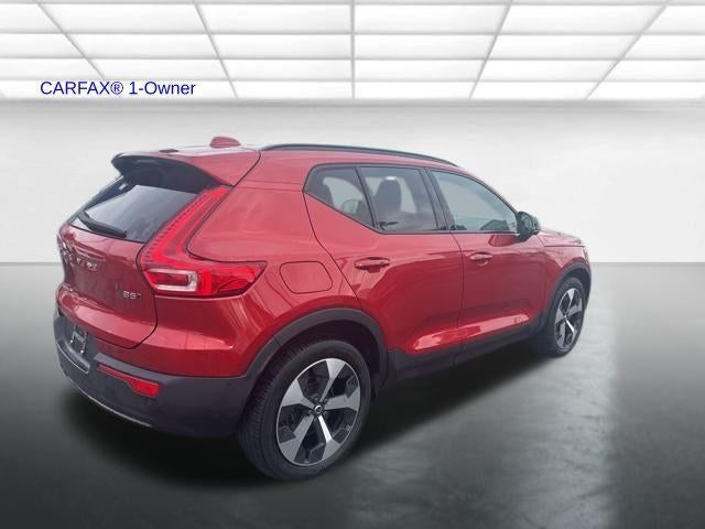 2023 Volvo XC40 B5 AWD Plus Dark Theme