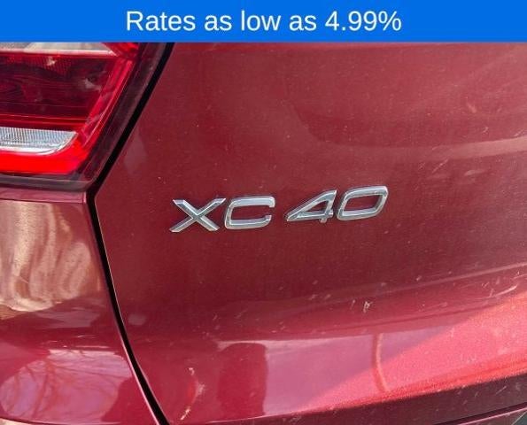 2023 Volvo XC40 B5 AWD Plus Dark Theme