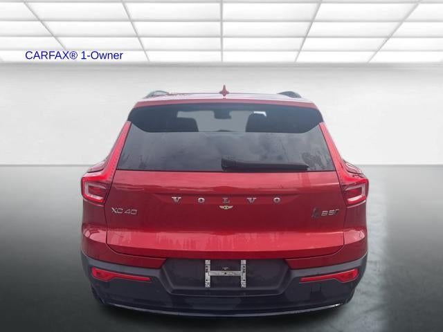 2023 Volvo XC40 B5 AWD Plus Dark Theme