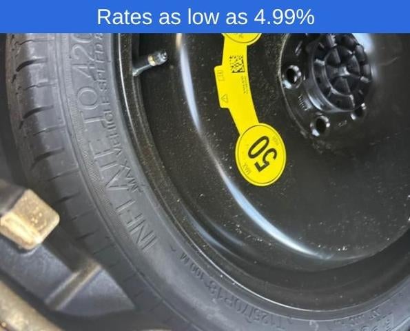 2023 Volvo XC40 B5 AWD Plus Dark Theme