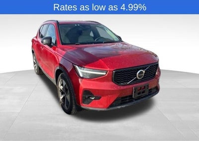 2023 Volvo XC40 B5 AWD Plus Dark Theme