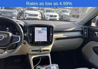 2023 Volvo XC40 B5 AWD Plus Dark Theme