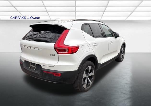 2023 Volvo XC40 B5 AWD Plus Dark Theme