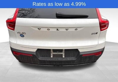 2023 Volvo XC40 B5 AWD Plus Dark Theme