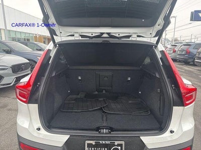 2023 Volvo XC40 B5 AWD Plus Dark Theme