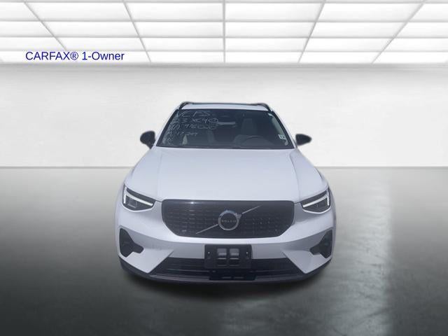 2023 Volvo XC40 B5 AWD Plus Dark Theme