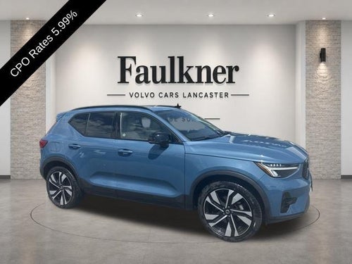 2023 Volvo XC40 B5 AWD Plus Dark Theme