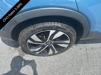 2023 Volvo XC40 B5 AWD Plus Dark Theme