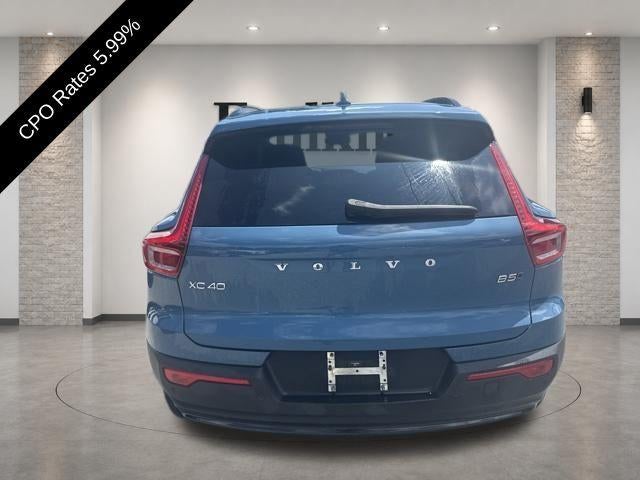 2023 Volvo XC40 B5 AWD Plus Dark Theme