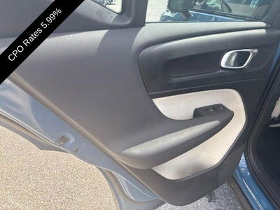2023 Volvo XC40 B5 AWD Plus Dark Theme