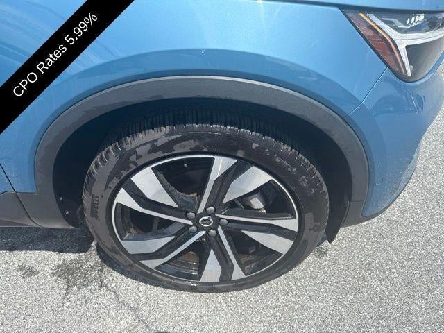 2023 Volvo XC40 B5 AWD Plus Dark Theme