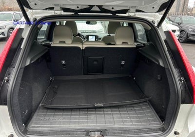 2023 Volvo XC40 B5 AWD Plus Dark Theme