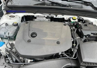 2023 Volvo XC40 B5 AWD Plus Dark Theme