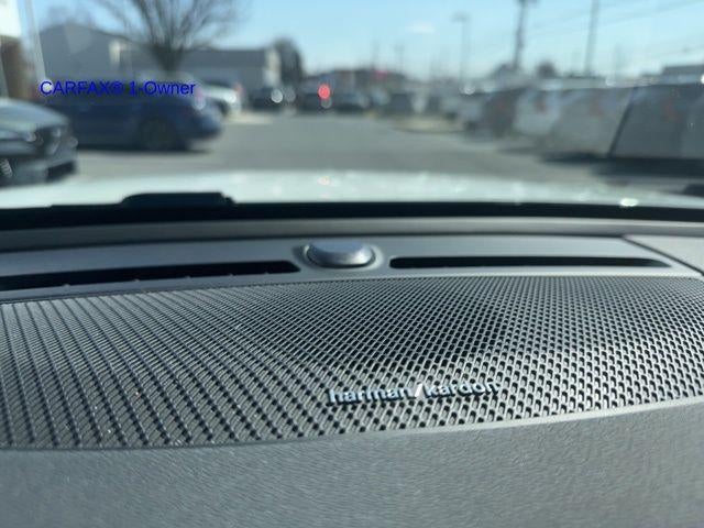 2023 Volvo XC40 B5 AWD Plus Dark Theme