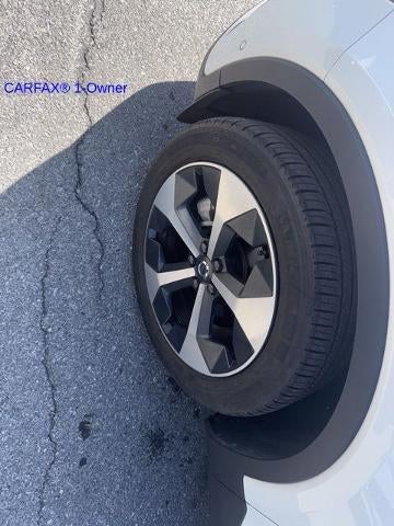 2023 Volvo XC40 B5 AWD Plus Dark Theme