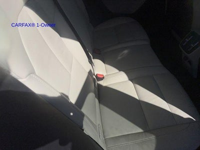 2023 Volvo XC40 B5 AWD Plus Dark Theme