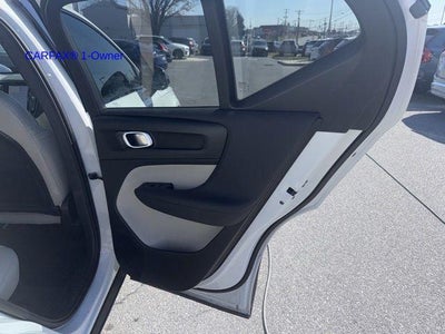 2023 Volvo XC40 B5 AWD Plus Dark Theme