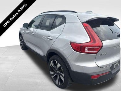 2023 Volvo XC40 B5 AWD Plus Dark Theme