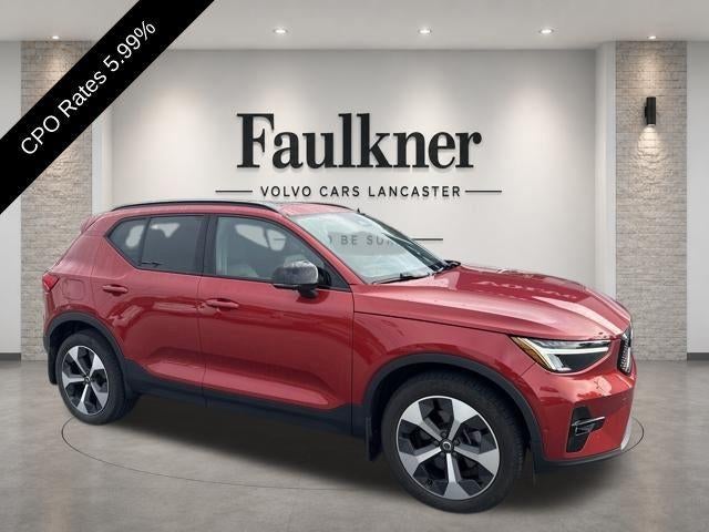 2023 Volvo XC40 B5 AWD Plus Dark Theme