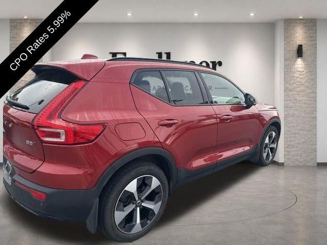 2023 Volvo XC40 B5 AWD Plus Dark Theme