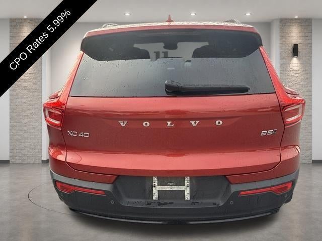 2023 Volvo XC40 B5 AWD Plus Dark Theme