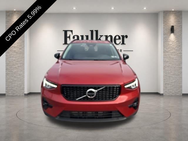 2023 Volvo XC40 B5 AWD Plus Dark Theme