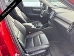 2023 Volvo XC40 B5 AWD Plus Dark Theme