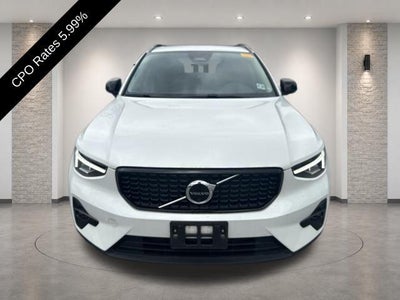 2023 Volvo XC40 B5 AWD Plus Dark Theme