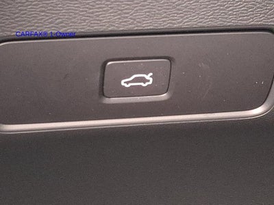 2023 Volvo XC40 B5 AWD Plus Dark Theme