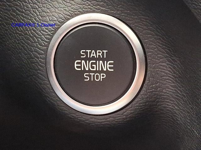 2023 Volvo XC40 B5 AWD Plus Dark Theme