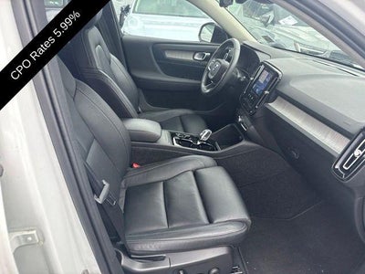 2023 Volvo XC40 B5 AWD Plus Dark Theme