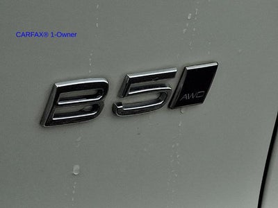 2023 Volvo XC40 B5 AWD Plus Dark Theme
