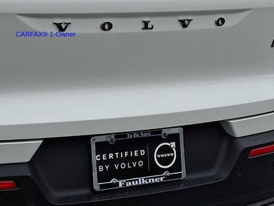 2023 Volvo XC40 B5 AWD Plus Dark Theme
